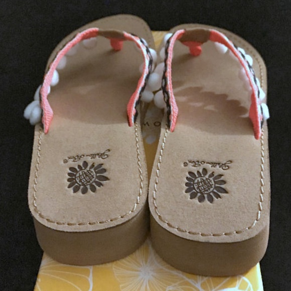 NIB!!  Karra Pom Pom Sandal in Coral - Picture 3 of 4